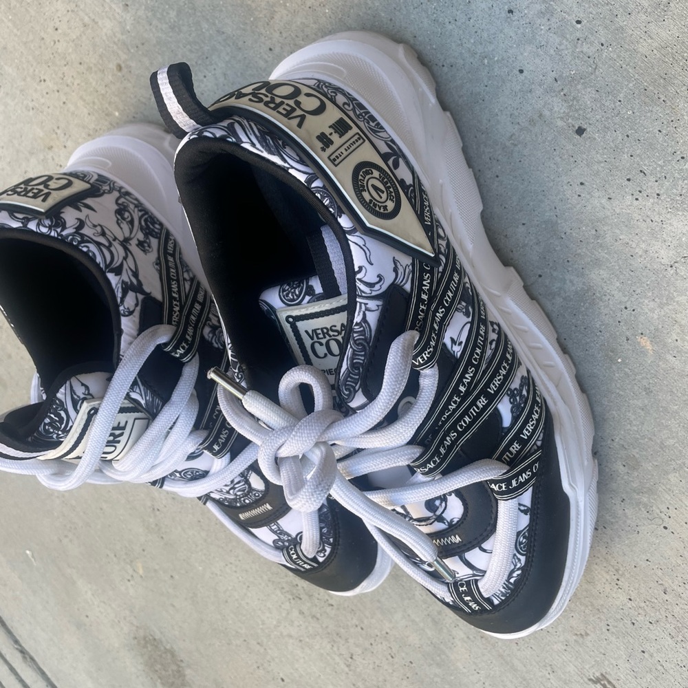 Versace shoes size 10, like new